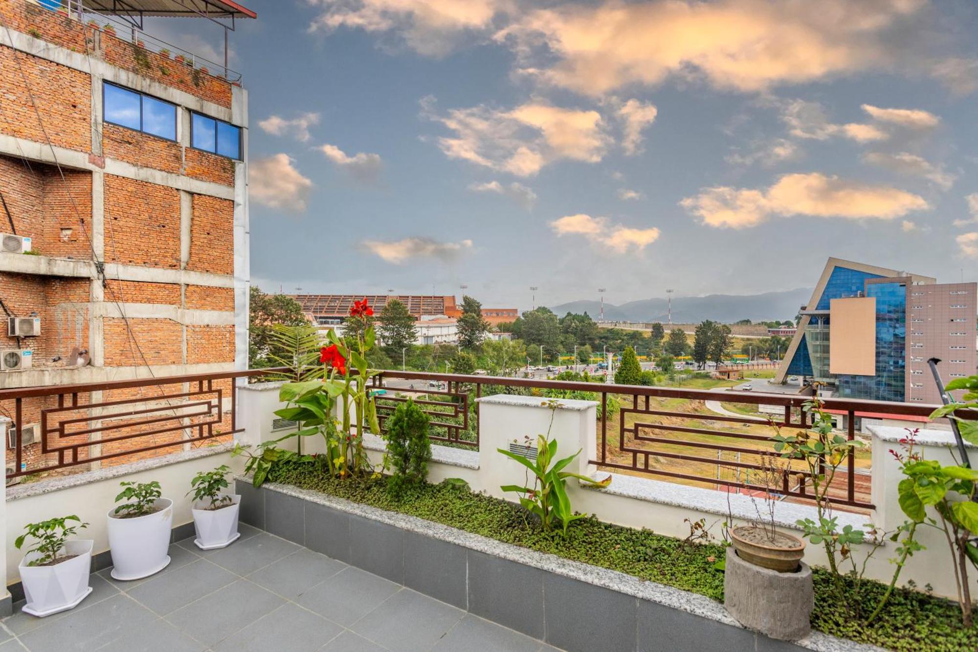 Airport Diana Hotel Katmandu Eksteriør billede
