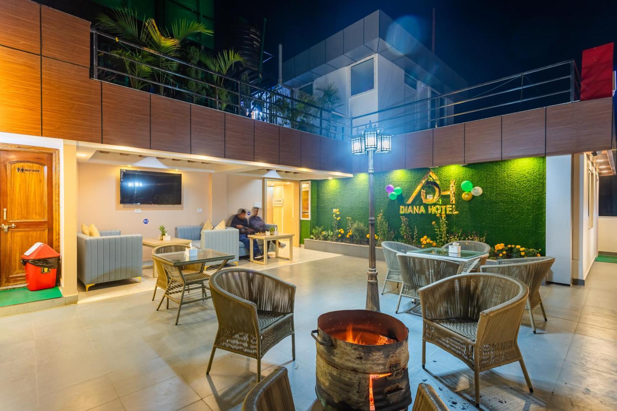 Airport Diana Hotel Katmandu Eksteriør billede